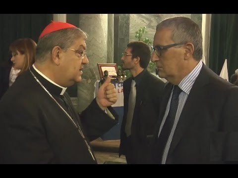 Napoli - Premio Sepe, il cardinale assegna riconoscimento a Franco Roberti -1- (18.10.14)