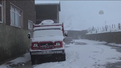 Zigana'ya Mevsimin İlk Karı Yağdı