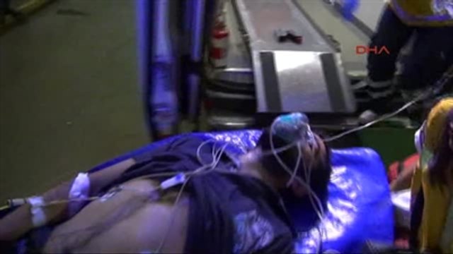 İzmir Alıkonulan Kızlarını Kurtaran Çift, 2 Kişiyi Yaraladı