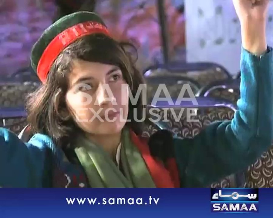 pti-women-in-beautiful-shawls-1413713938-6821