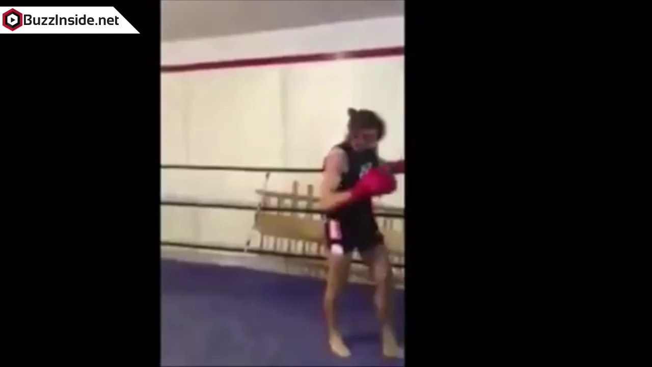 Un papy ramasse un plus jeune à la boxe