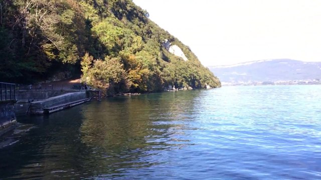 Vue depuis le port de bourdeau Savoie lac du Bourget