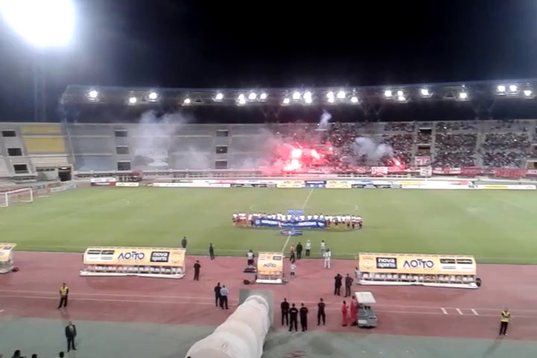 Η είσοδος των δύο ομάδων στο Παγκρήτιο Στάδιο