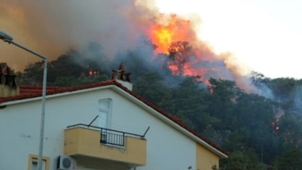 Marmaris'teki Orman Yangınında Ev ve Cami Yandı