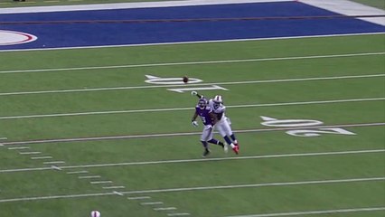 Greg Jennings corrals Teddy Bridgewater's deep passass