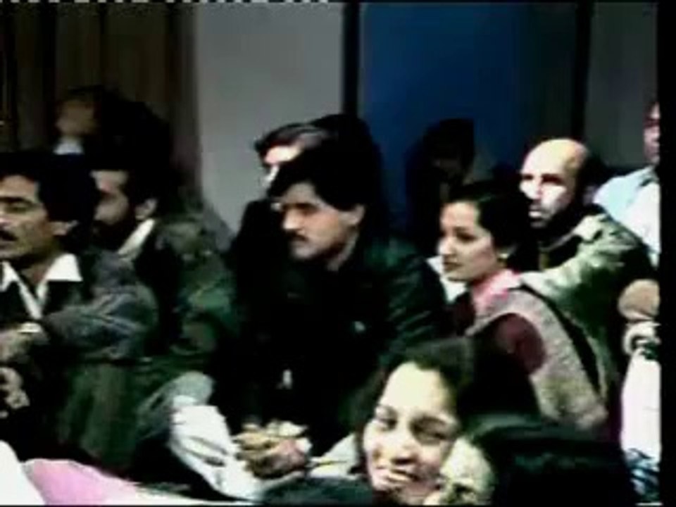 SAHDAY VEHRAY AAYA KAR ABIDA PARVEEN SINGS BULHAY SHAH