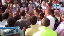 بالفيديو.. الشيف علاء الشربينى يرقص مع عمال قناة السويس على أغنية 