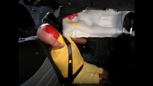 Fiat 500 Yandan Otomobille Çarpışma Testi