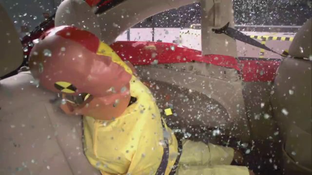 Volkswagen Beetle Yandan Otomobille Çarpışma Testi