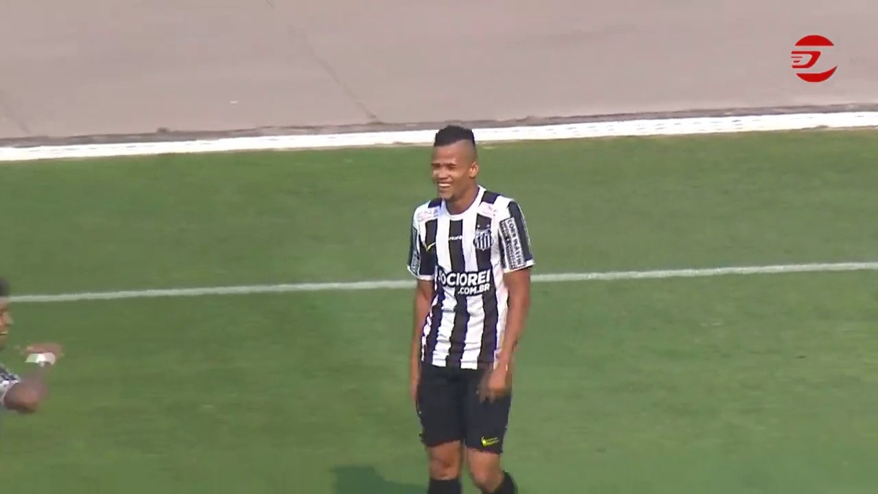 Santos detona o Palmeiras no Pacaembu