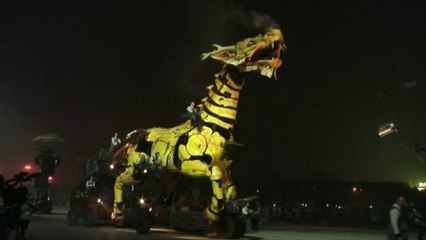 Un dragon géant pour le 50e anniversaire des relations franco-chinoises