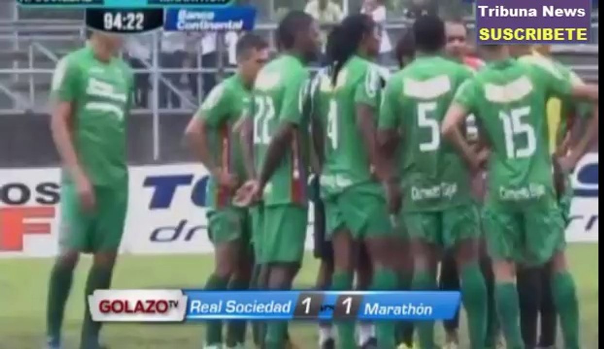 Il se fait expulser pour avoir toucher les fesses de son adversaire