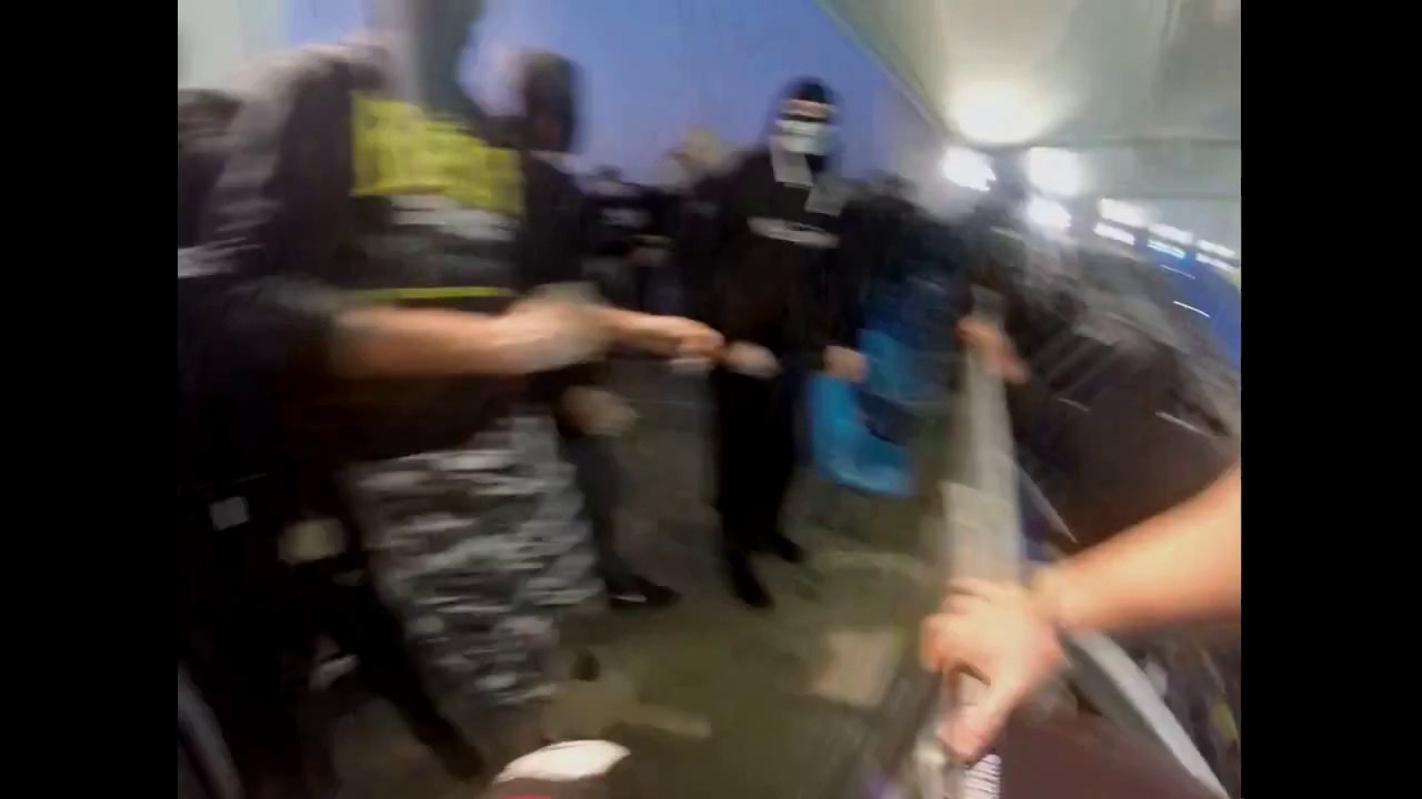 Baston en GoPro entre supporters hongrois et roumains