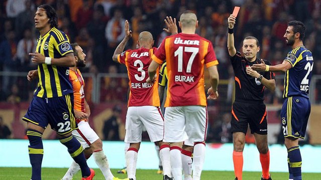 Bruno Alves pète les plombs et se fait expulser !