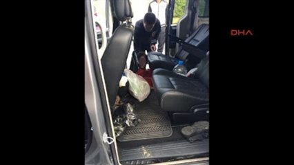 Edirne Otomobilin Tabanından Kaçak Çıktı-Fotolar