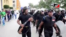الشرطة في جامعة المنصورة تهتف عشانك يا بلدي قبلنا التحدي.. عشانك يامصر