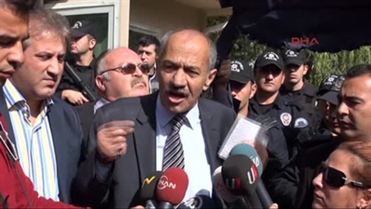 Diyarbakır-2- CHP'liler Adliye Önüne Siyah Çelenk Bıraktı
