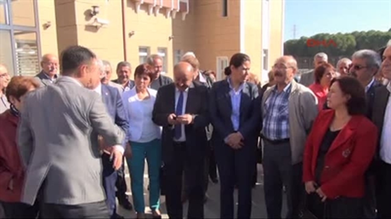 Ege' de CHP'den Adliyeye Siyah Çelenk