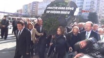 Eskişehir'de CHP'liler Adliye Önüne Siyah Çelenk Bıraktı