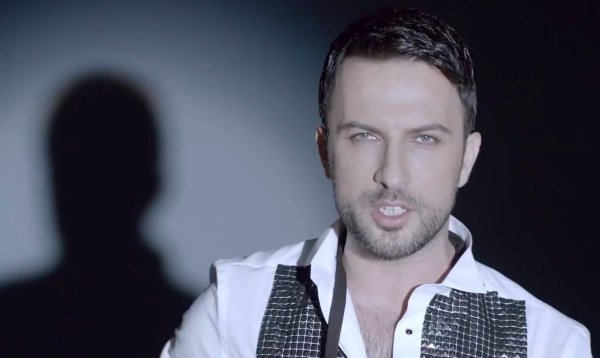 Tarkan - Aşk Gitti Bizden