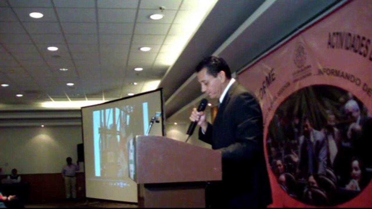 4 HACINAMIENTO URBANO, EL PARQUE Y EL TEATRO