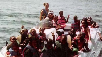 Cet homme passe tout son temps libre à distribuer des sandwichs pour les SDF !