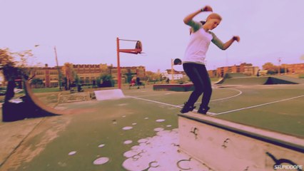 Blading the Wig with Detroit's Chynna Weierstall | Video