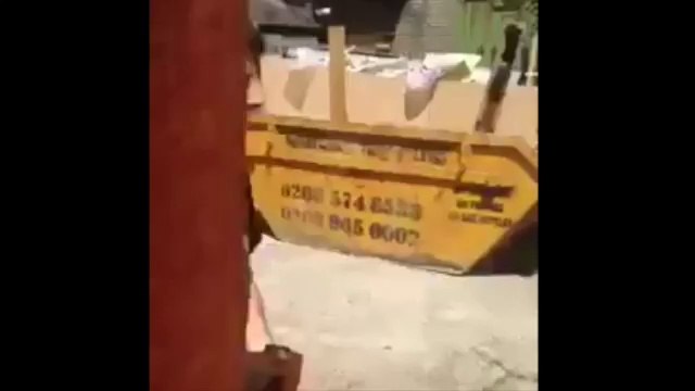 Faire peur à son collègue avec des bruitages de Street Fighter