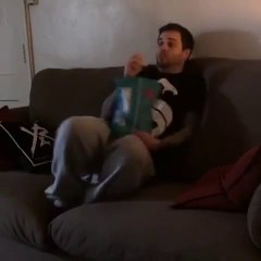 Quand tu mattes seul un film d'épouvante