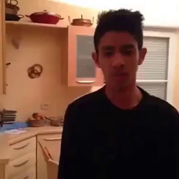 C'est qui la _! C'est Hakim !