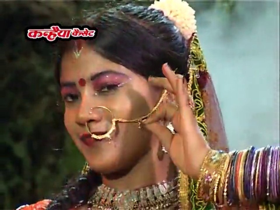 बुन्देलखंडी लोकगीत / मगा दे नथुनिया / चन्द्रभूषण पाठक