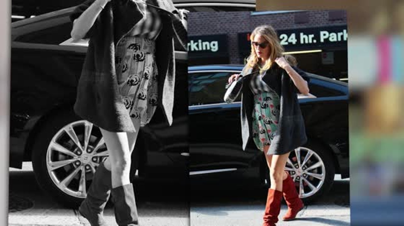 Blake lively ist eine heiße werdende mutter