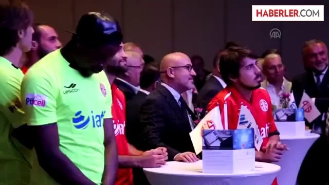 Antalyaspor'da Forma Lansmanı Yapıldı