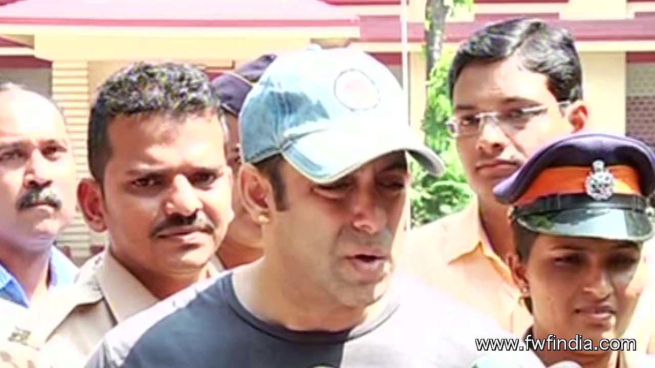 SALMAN KHAN & FAMILY VOTING