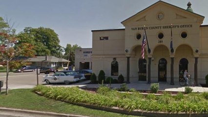 Drunk Woman Arrested When She Mistakes Police Station for a Bar