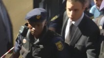 Pistorius arrives in court for sentencing