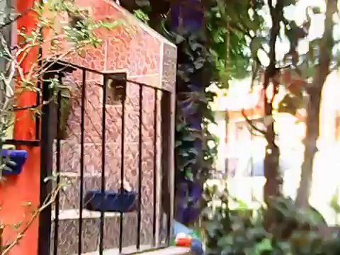 Helicóptero, grava vídeos, toma fotos.