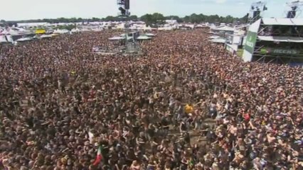 Konser Alanındaki Bütün Uzun Saçlı Dövmeli Abilerin Birbirine Girmesi