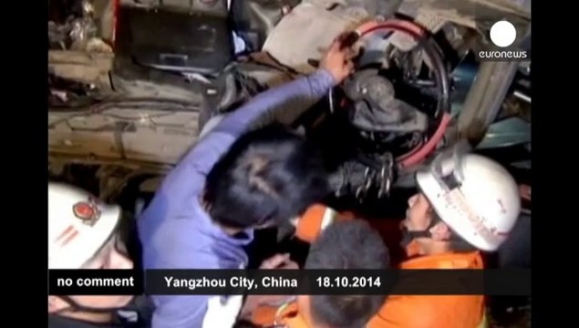 Narrow escape for truck driver in China