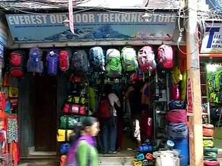 Трагедия в горах Непала не испугала туристов