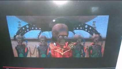 quand ils ont reproduit la voix du martien dans Mars attacks