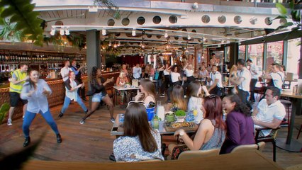 Surprise surprise avec Pharell Williams qui débarque pour son anniversaire