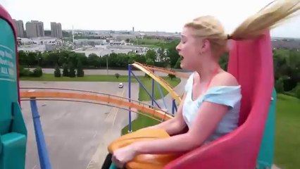 BLONDE GIRL HILARIOUS ROLLER COASTER REACTION!!