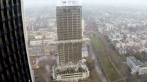 Détruire un bâtiment de 116m de haut en utilisant 1 tonne d'explosifs!