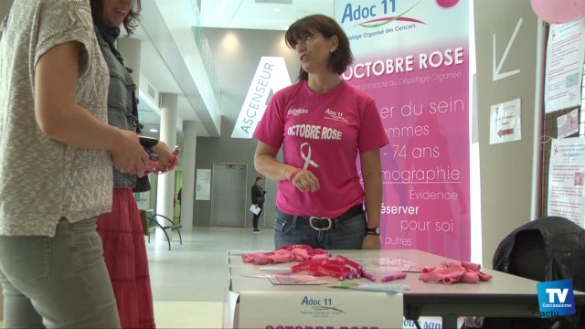 Un stand d'Adoc 11 au coeur de l'hôpital de Carcassonne ce mardi, pour parler de l'importance du dépistage du cancer du sein