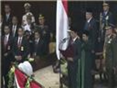 جوكو ويدودو يؤدي اليمين الدستورية رئيسا لإندونيسيا