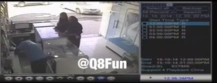 فيديو: كاميرات المراقبة تصور فتاة وهي تسرق ايفون ٦ في محل هواتف