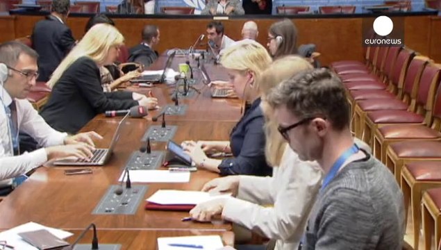 ВОЗ начинает испытания вакцин против Эболы