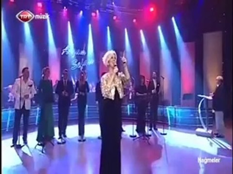 Ayşe Ekiz - Kalbimde Gizli Bir Sevgili Arar