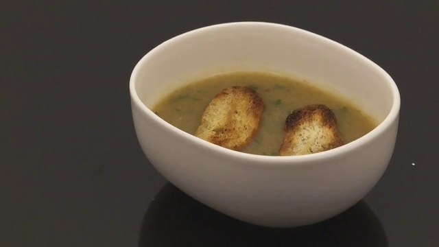 Vidéo recette : la soupe de légumes et ses croûtons maison